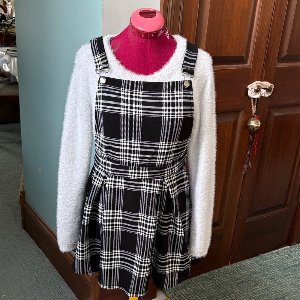 Black & White Plaid Pinafore Dress fully adjustable straps Overalls Dress
Size M